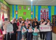 PLN UP3 Solok Tebar Harapan Pendidikan bagi Pelajar Kurang Mampu di Hari Pendidikan Nasional