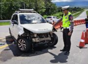Pecah Ban di Akses Tol Kapalo Hilalang, Toyota Rush Tabrak Guardrail dan Terbalik, Ipda Eko Hari Bergerak Cepat Amankan TKP