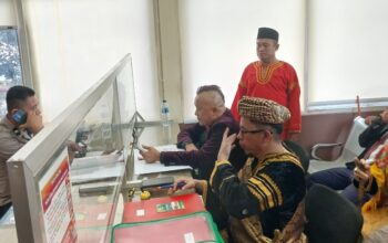 Didampingi Boy London Mahkamah Adat Alam Minangkabau Laporkan Abu Janda ke Polda Sumbar, Dinilai Lukai Marwah Masyarakat Minangkabau